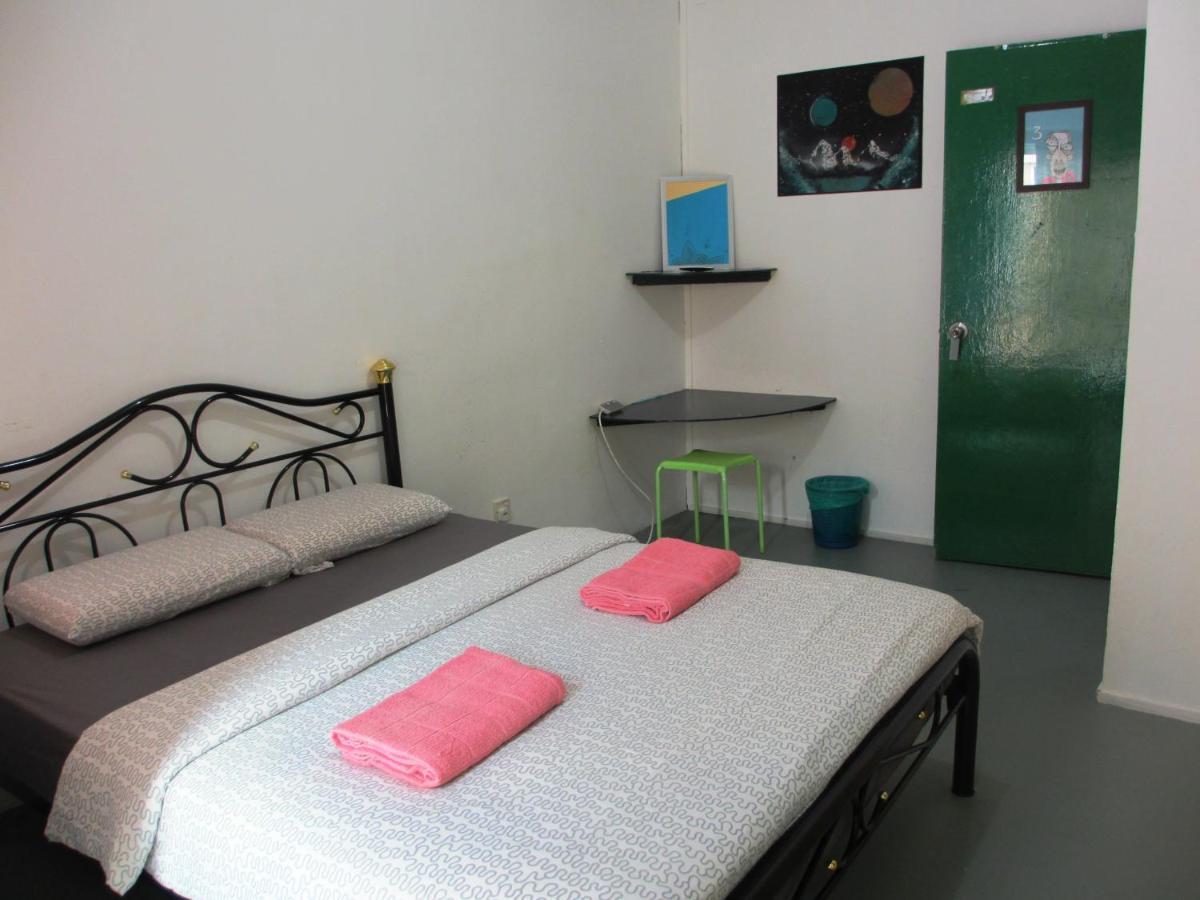 Sandakan Backpackers Hostel Екстериор снимка