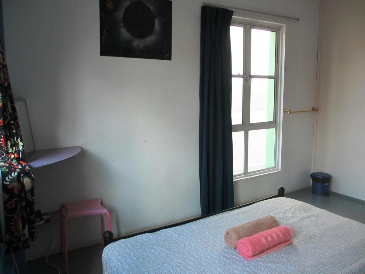Sandakan Backpackers Hostel Екстериор снимка